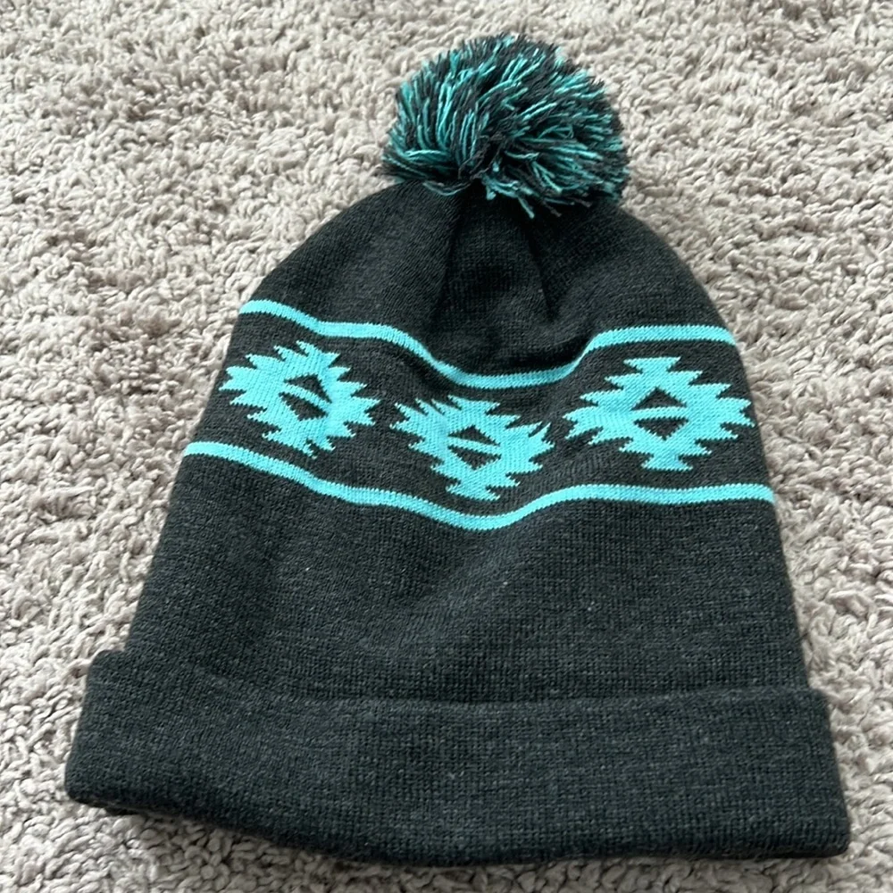 YoungLife Grey and Teal Winter Pompom Hat